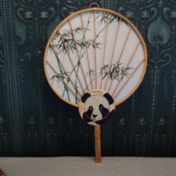 vintage wicker fan wall decor panda bear - Picture 1 of 2